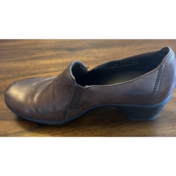 Clarks Women’s 7M Partridge Slip On Brown Leather Pleated Loafer, Teachercore - Picture 5 of 9